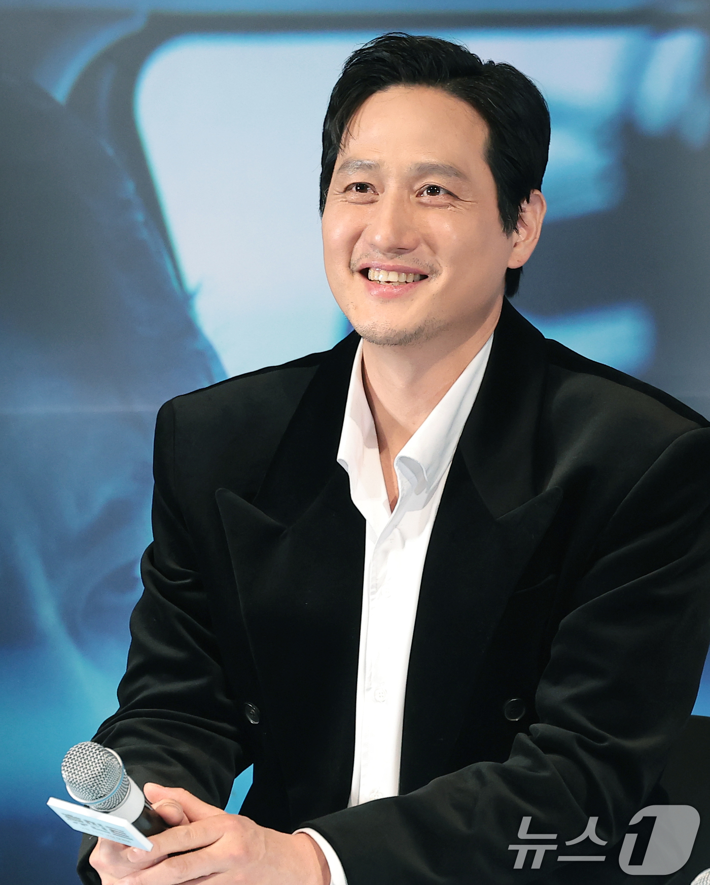 (서울=뉴스1) 권현진 기자 = 배우 박해준이 4일 오후 서울 용산구 CGV용산아이파크몰에서 열린 영화 '휴민트' 언론배급시사회 및 기자간담회에 참석해 미소를 짓고 있다.'휴민트' …