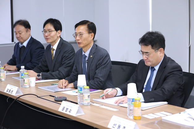 [동정]지식재산처장, 유전자치료제 개발 선도기업 방문