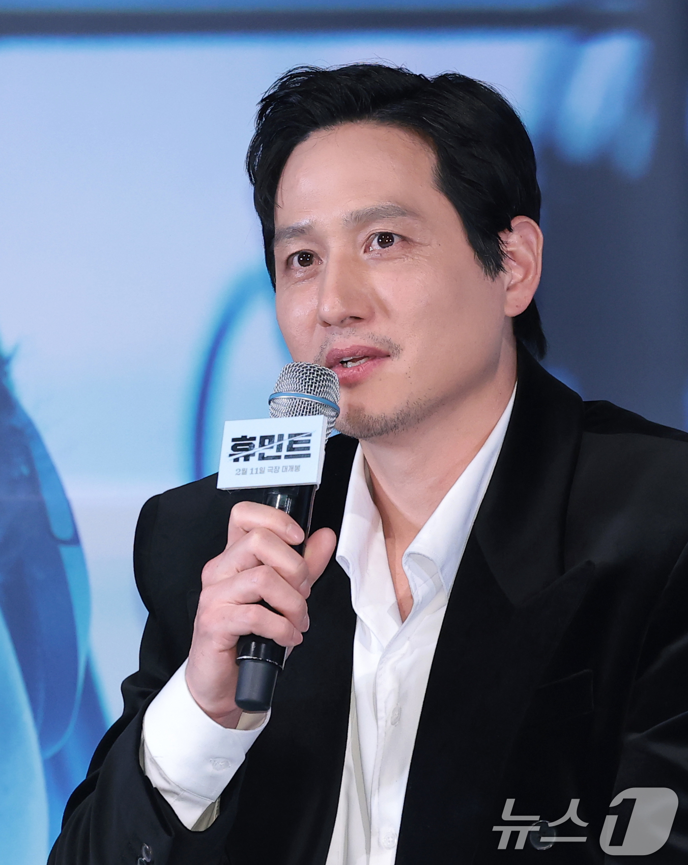 (서울=뉴스1) 권현진 기자 = 배우 박해준이 4일 오후 서울 용산구 CGV용산아이파크몰에서 열린 영화 '휴민트' 언론배급시사회 및 기자간담회에 참석해 인사말을 하고 있다.'휴민트 …