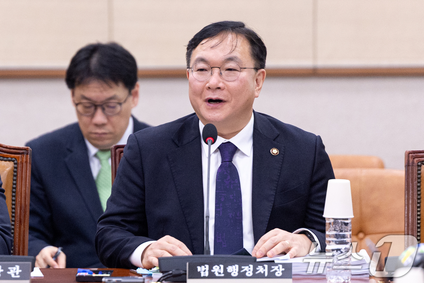 (서울=뉴스1) 이승배 기자 = 박영재 법원행정처장이 4일 서울 여의도 국회에서 열린 제432회국회(임시회) 법제사법위원회 제1차 전체회의에 출석해 의원 질의에 답변하고 있다. 2 …