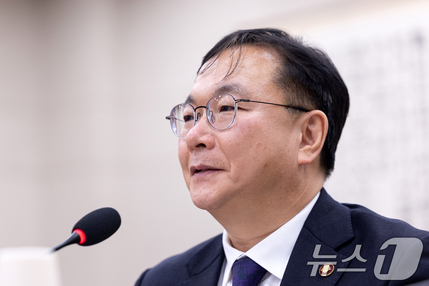 (서울=뉴스1) 이승배 기자 = 박영재 법원행정처장이 4일 서울 여의도 국회에서 열린 제432회국회(임시회) 법제사법위원회 제1차 전체회의에 출석해 의원 질의에 답변하고 있다. 2 …