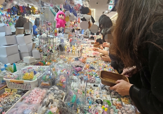 "볼꾸·캡꾸 내 맘대로"…'탐험 소비' 메카로 떠오른 동대문