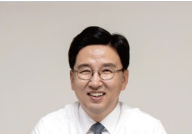 박성현, 민주당 부산 동래지역위원장 사퇴…구청장 출마행보?