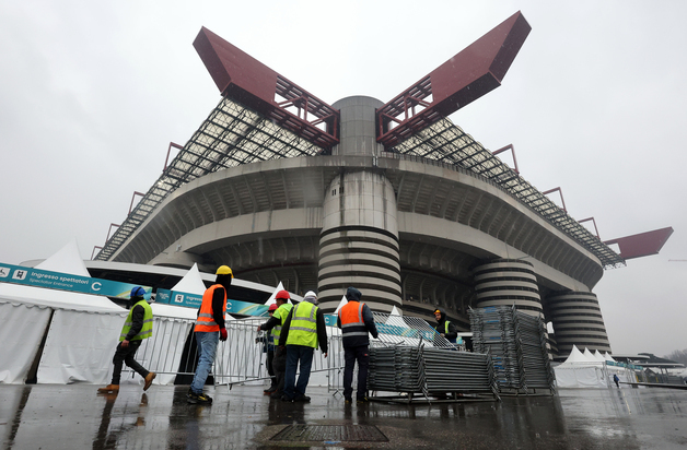 개회식 준비로 분주한 산시로