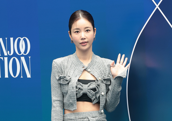 서울패션위크 찾은 기은세