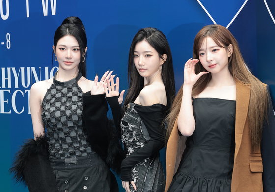 서울패션위크 찾은 트리플에스