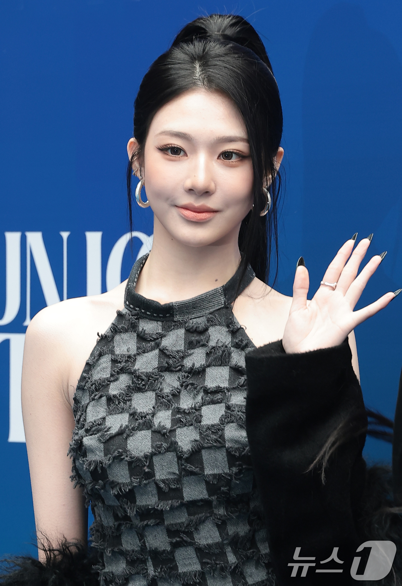 (서울=뉴스1) 권현진 기자 = 트리플에스 신위가 4일 서울 중구 동대문디자인플라자(DDP)에서 열린 2026 F/W 서울패션위크 곽현주 패션쇼에 참석해 포즈를 취하고 있다. 20 …