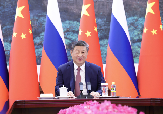 시진핑, 트럼프와 전화 통화…푸틴과 화상 회담 직후