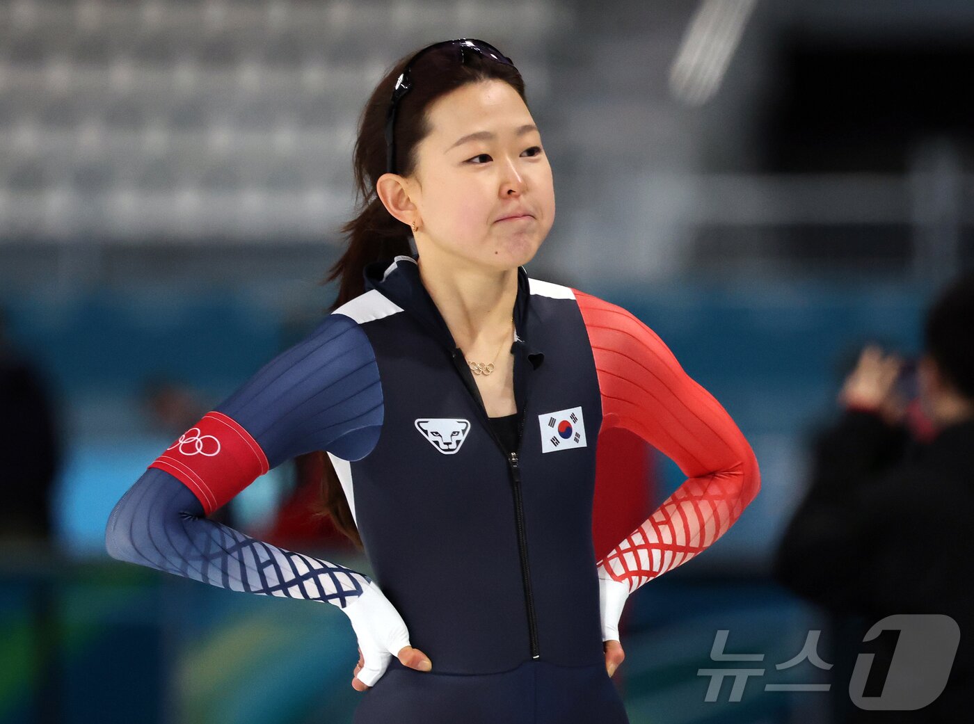 본문 이미지 - 2026 밀라노·코르티나담페초 동계올림픽 개막을 이틀 앞둔 4일(현지시간) 이탈리아 밀라노 스피드스케이팅 스타디움에서 열린 여자 스피드스케이팅 500m 테스트 경기에 출전한 김민선이 경기를 마친 뒤 숨을 고르고 있다. 2026.2.4/뉴스1 ⓒ News1 김진환 기자