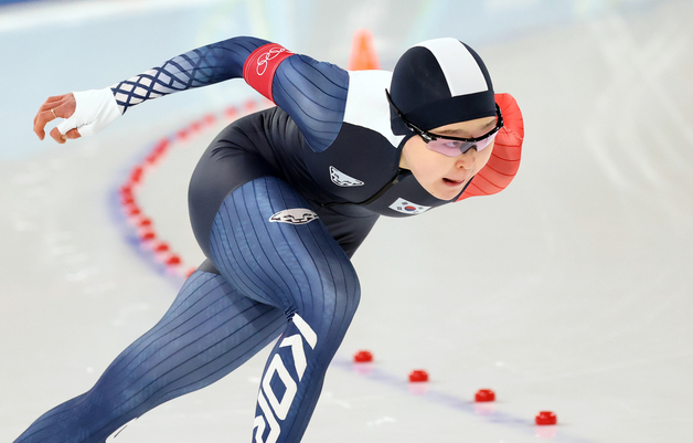 테스트 경기에서 역주 펼치는 김민선