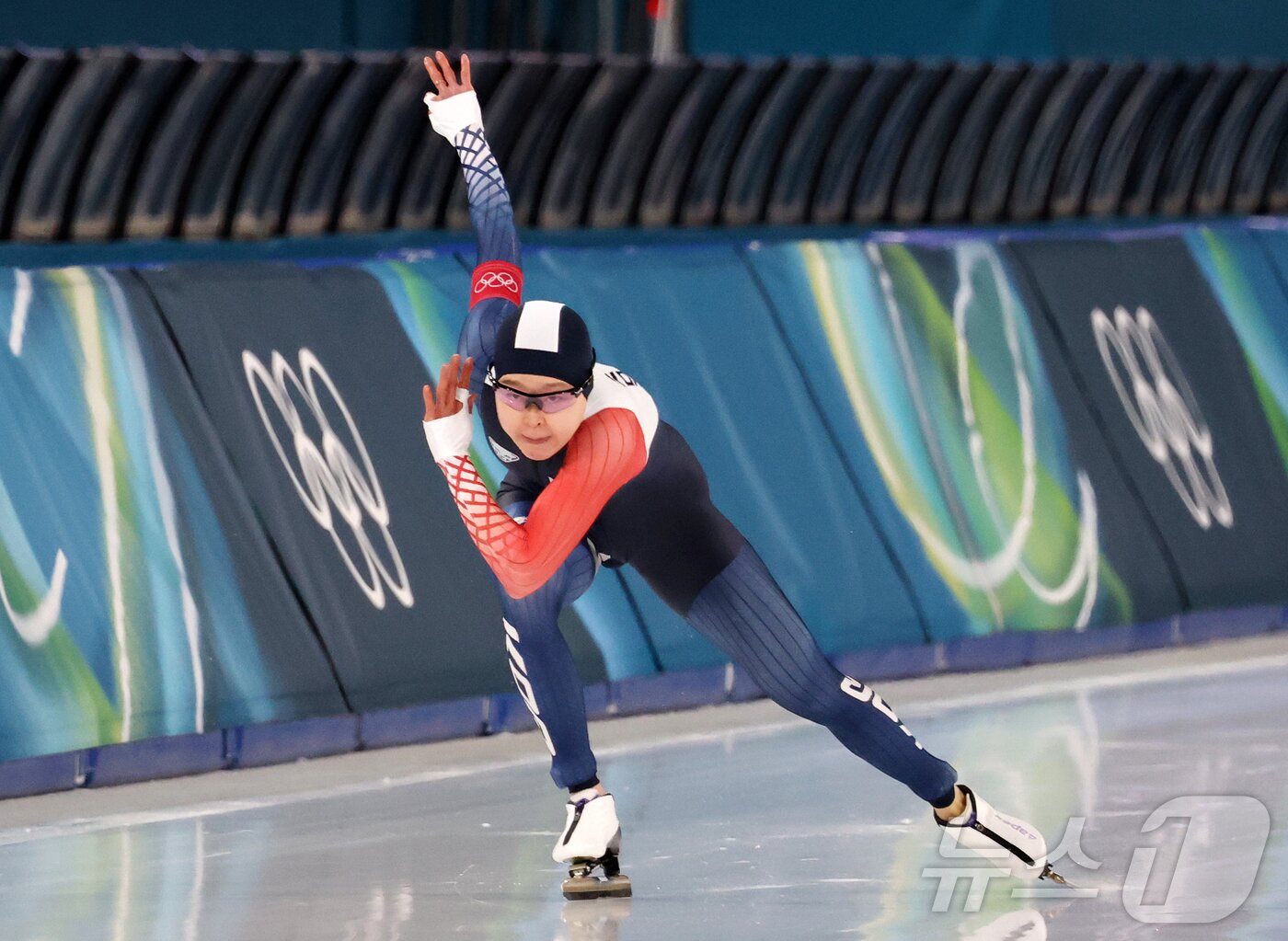 본문 이미지 - 2026 밀라노·코르티나담페초 동계올림픽 개막을 이틀 앞둔 4일(현지시간) 이탈리아 밀라노 스피드스케이팅 스타디움에서 열린 여자 스피드스케이팅 500m 테스트 경기에 출전한 김민선이 역주를 펼치고 있다. 2026.2.4/뉴스1 ⓒ News1 김진환 기자
