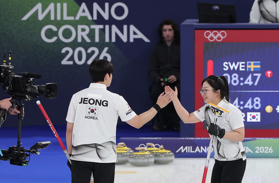 [오늘의 올림픽] '반등 절실' 컬링 믹스더블, 디펜딩 챔프와 대결