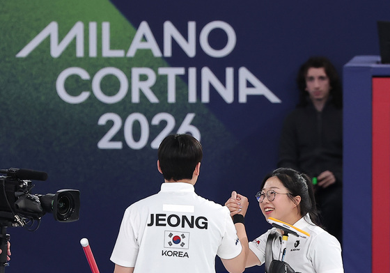 컬링 믹스더블 김선영·정영석, 캐나다 꺾고 3연승…4강은 좌절[올림픽]