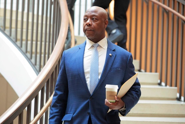 "무능은 죄가 아니다"…상원 은행위원장, 파월 향한 '범죄자' 낙인 제동