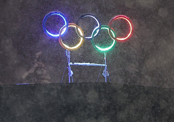 함박눈 내리는 코르티나담페초 '개막 이상무'