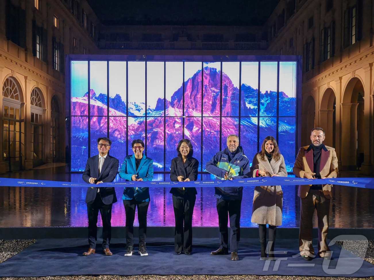 (서울=뉴스1) = 삼성전자가 4일(현지시간) 2026 밀라노 코르티나 동계올림픽 개막을 앞두고 이탈리아 밀라노의 유서 깊은 건축물인 팔라초 세르벨로니에서 '삼성 하우스' 개관식을 …