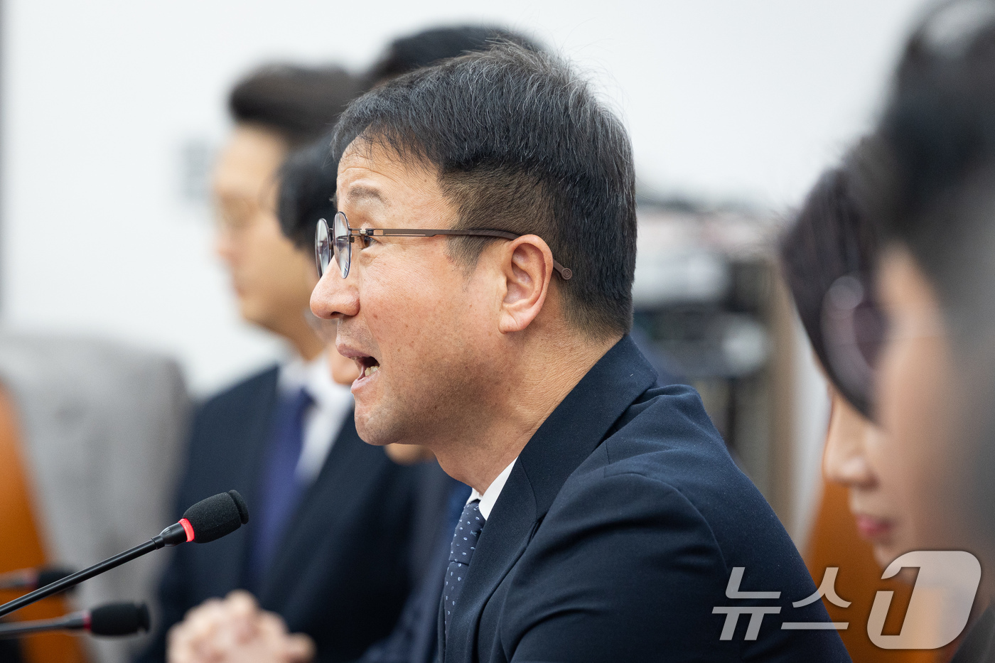 (서울=뉴스1) 유승관 기자 = 한병도 더불어민주당 원내대표가 5일 서울 여의도 국회에서 열린 정책조정회의에서 모두 발언을 하고 있다. 2026.2.5/뉴스1