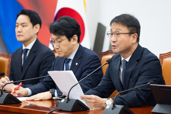 정책조정회의 발언하는 한병도 원내대표