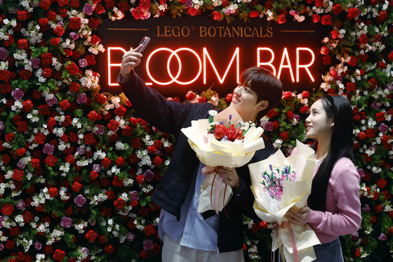밸런타인데이 앞두고 팝업스토어 오픈한 레고