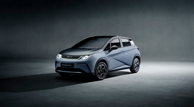 BYD, 소형 전기 해치백 '돌핀' 출시…2450만 원부터