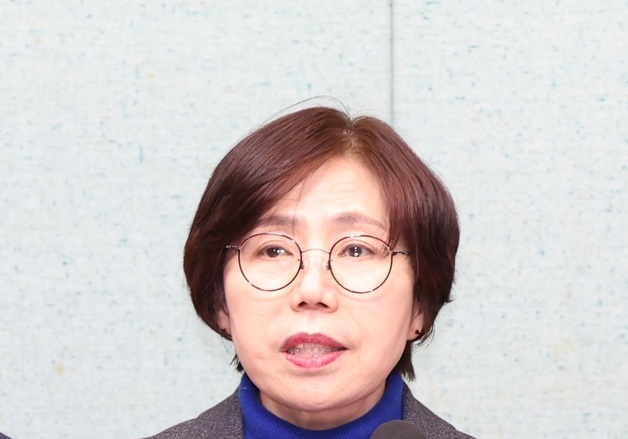 답변하는 국주영은 전주시장 출마예정자