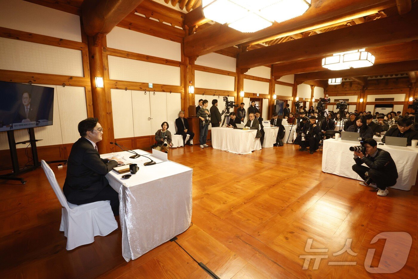 본문 이미지 - 우원식 국회의장이 5일 서울 여의도 국회 사랑재에서 신년 기자회견을 하고 있다. 2026.2.5/뉴스1 ⓒ News1 국회사진기자단