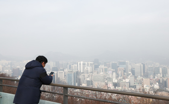포근한 날씨에 찾아온 미세먼지