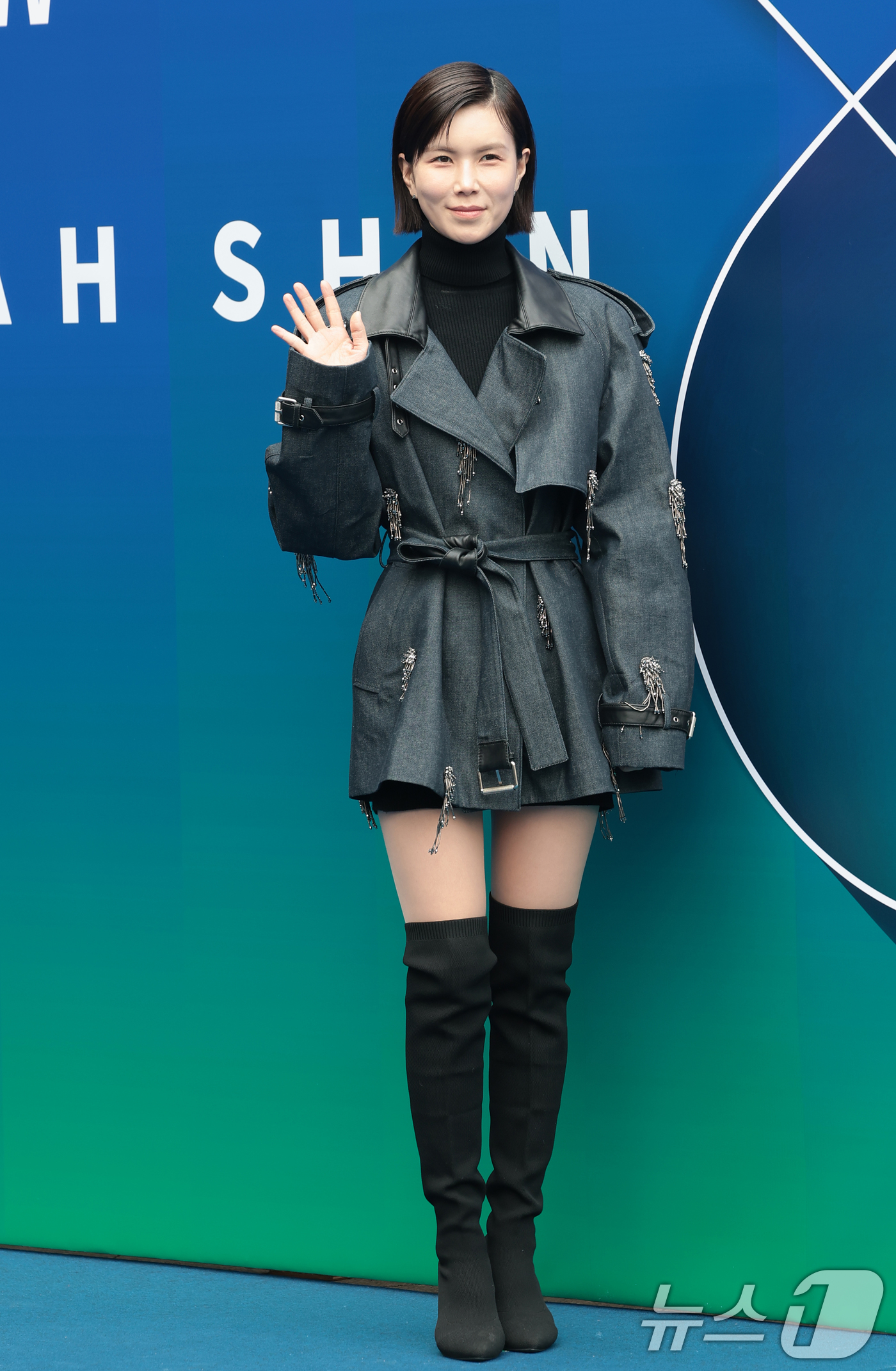 (서울=뉴스1) 권현진 기자 = 배우 공민정이 5일 서울 중구 동대문디자인플라자(DDP)에서 열린 서울패션위크 2026 F/W '한나신' 컬렉션 쇼에 참석해 포즈를 취하고 있다. …