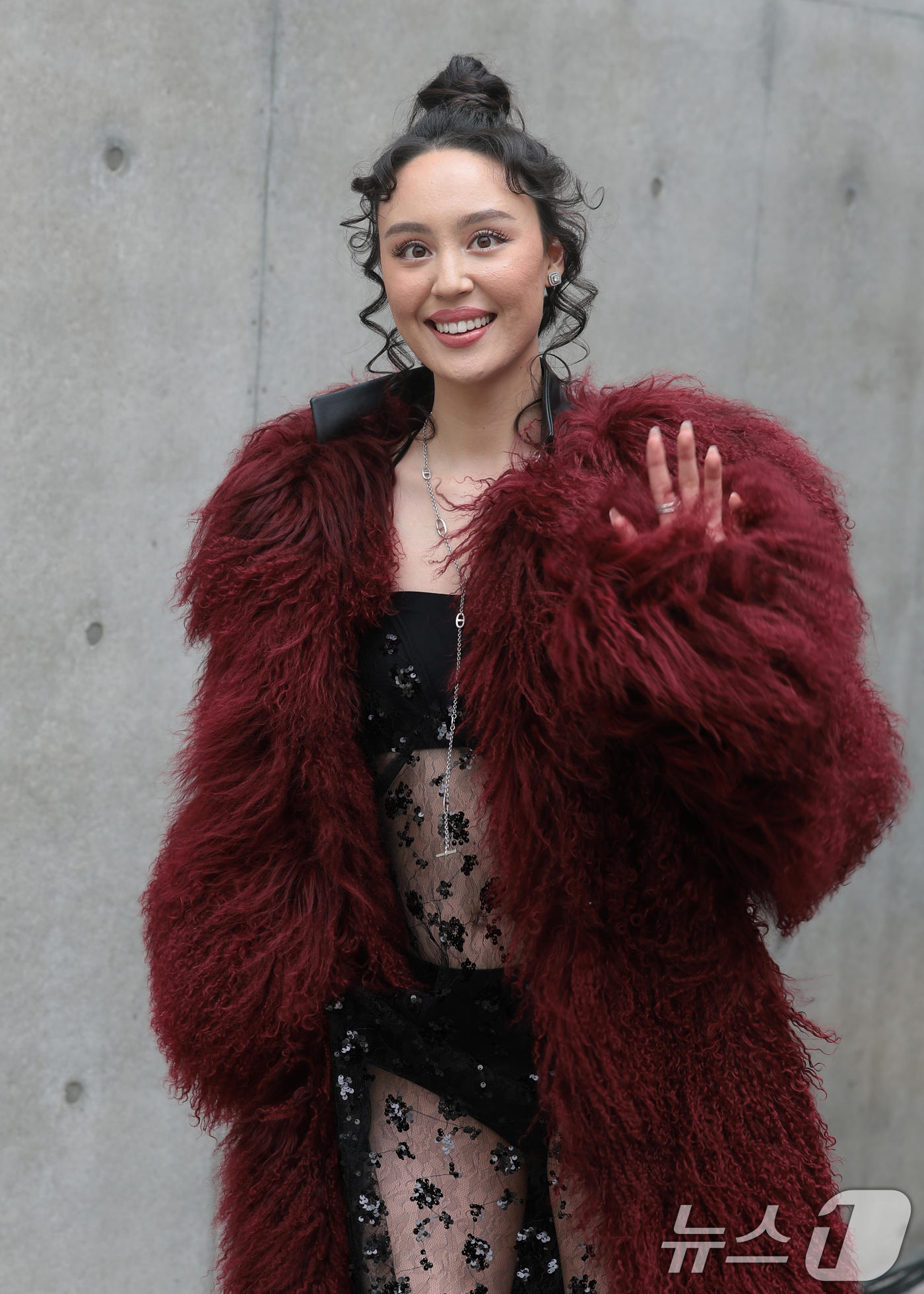 (서울=뉴스1) 권현진 기자 = 인플루언서 강남걸(한나)이 5일 서울 중구 동대문디자인플라자(DDP)에서 열린 서울패션위크 2026 F/W '한나신' 컬렉션 쇼에 참석하고 있다. …