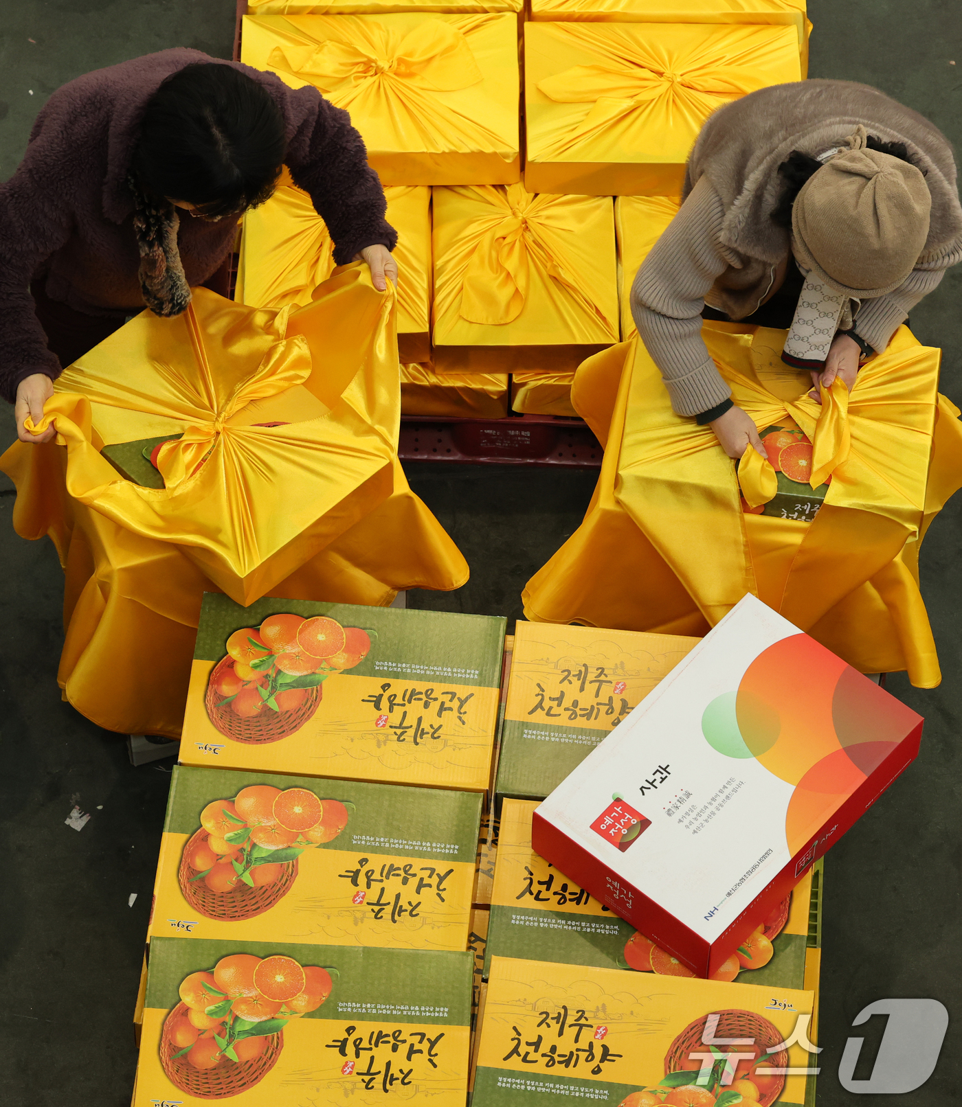 (대전=뉴스1) 김기태 기자 = 설 명절을 앞둔 5일 대전 유성구 노은농수산물시장에서 상인들이 분주한 모습을 보이고 있다. 2026.2.5/뉴스1