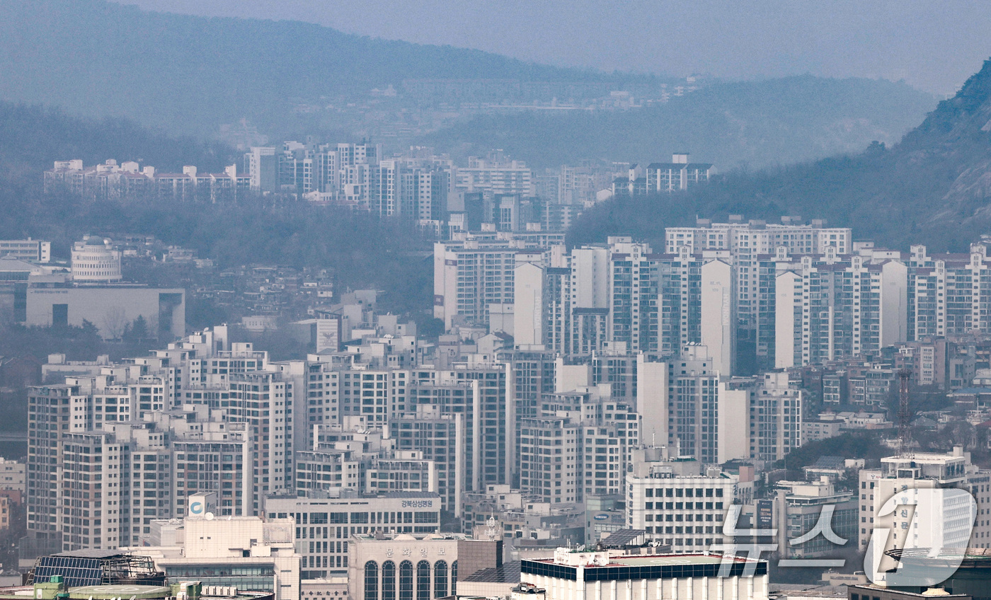 (서울=뉴스1) 최지환 기자 = 5일 한국부동산원이 발표한 '주간 아파트값 동향'에 따르면 서울 지역 주간 아파트값 상승폭이 한달 만에 둔화했다. 2월 첫째주(2월2일 기준) 서울 …