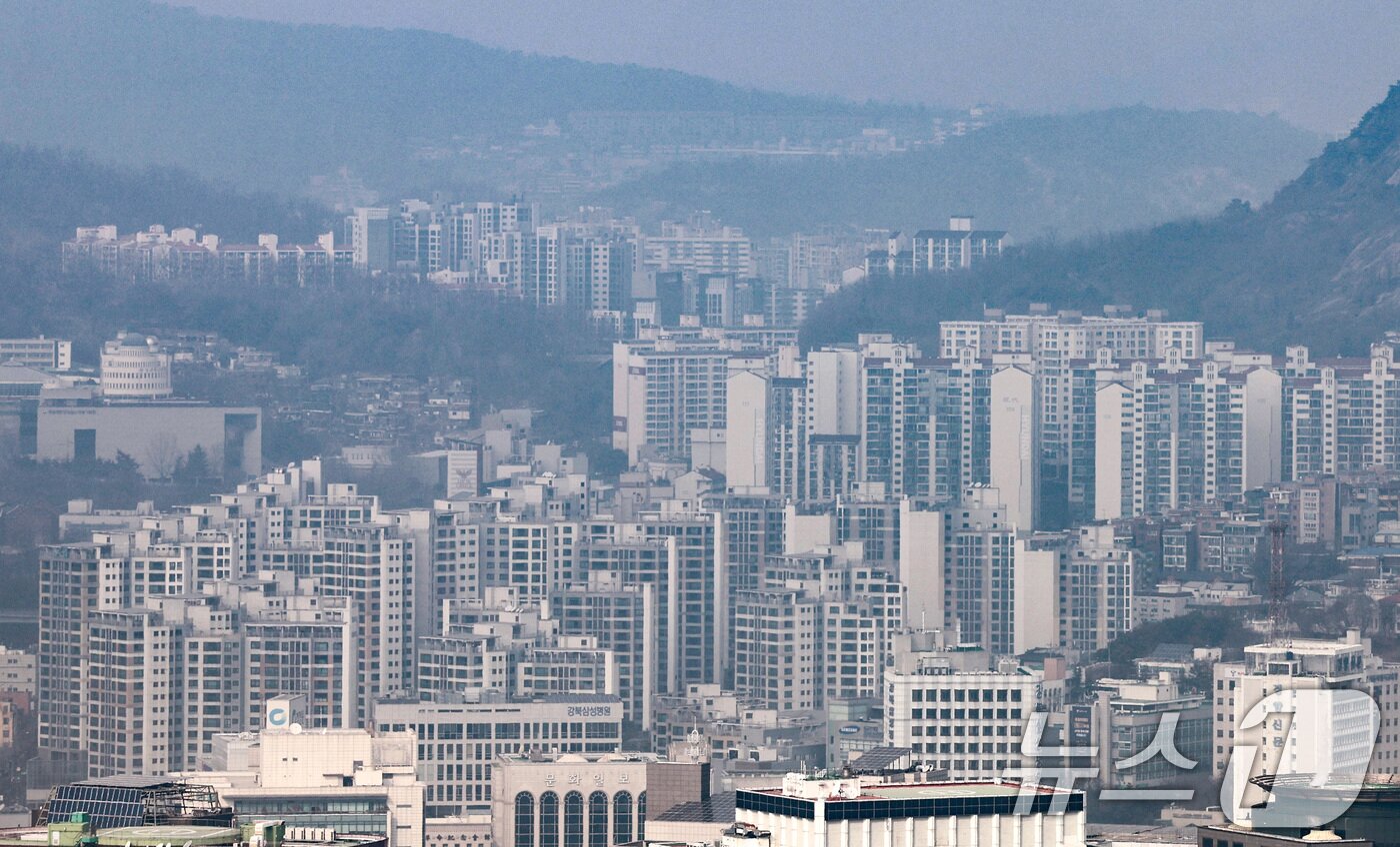 본문 이미지 - 서울 시내 아파트 단지의 모습. 2026.2.5 ⓒ 뉴스1 최지환 기자