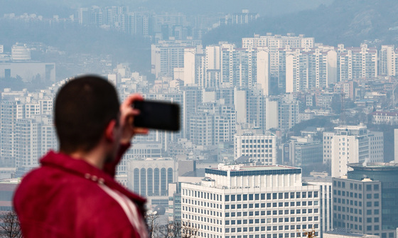 한은, 도심 요양·화장 공급난 해법 제시…"임대료 부담·병원 화장장 도입"