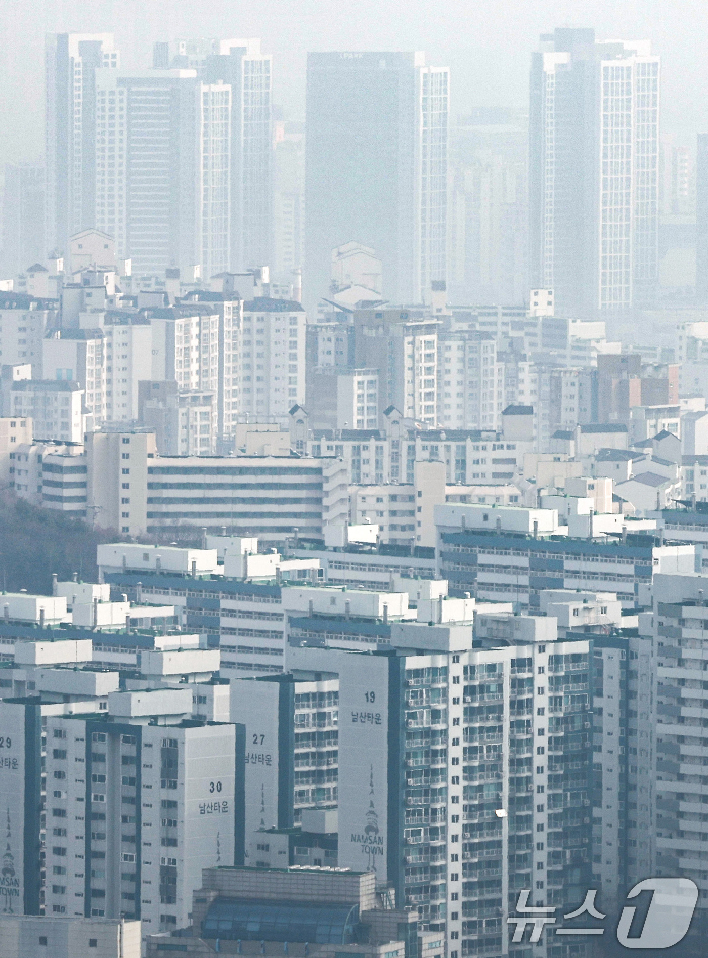 (서울=뉴스1) 최지환 기자 = 5일 한국부동산원이 발표한 '주간 아파트값 동향'에 따르면 서울 지역 주간 아파트값 상승폭이 한달 만에 둔화했다. 2월 첫째주(2월2일 기준) 서울 …