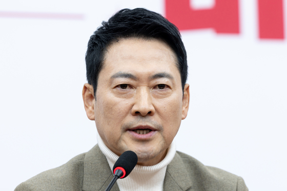 "장동혁의 시간" "파쇼 등극"…'모두 걸기' 평가 극과극