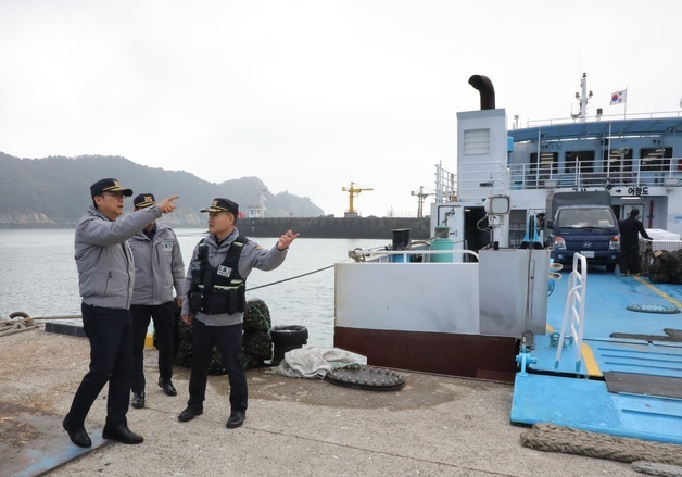 김철문 전북경찰청장, 설 명절 대비 군산 어청도 현장 점검