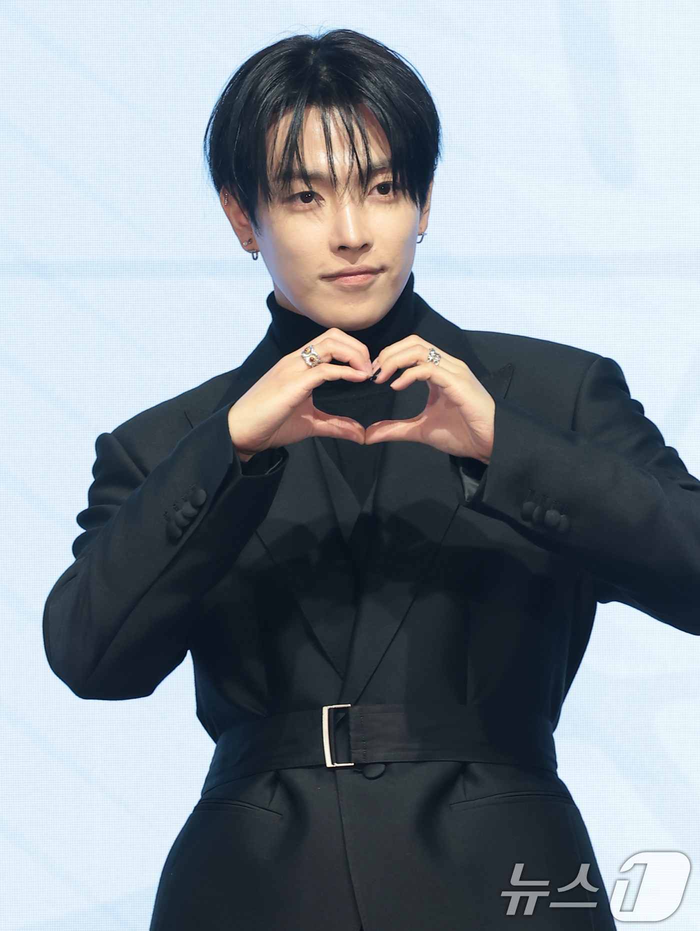 (서울=뉴스1) 권현진 기자 = 그룹 에이티즈(ATEEZ) 홍중이 5일 서울 영등포구 페어몬트 앰배서더 호털에서 가진 미니 13집 '골든 아워 : 파트 4 (GOLDEN HOUR …