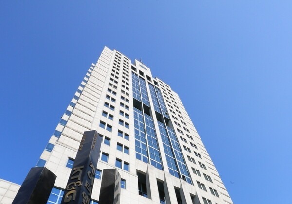 KT&G, 지난해 매출 6.5조 '사상 최대'…해외궐련 매출 국내 넘었다(상보)