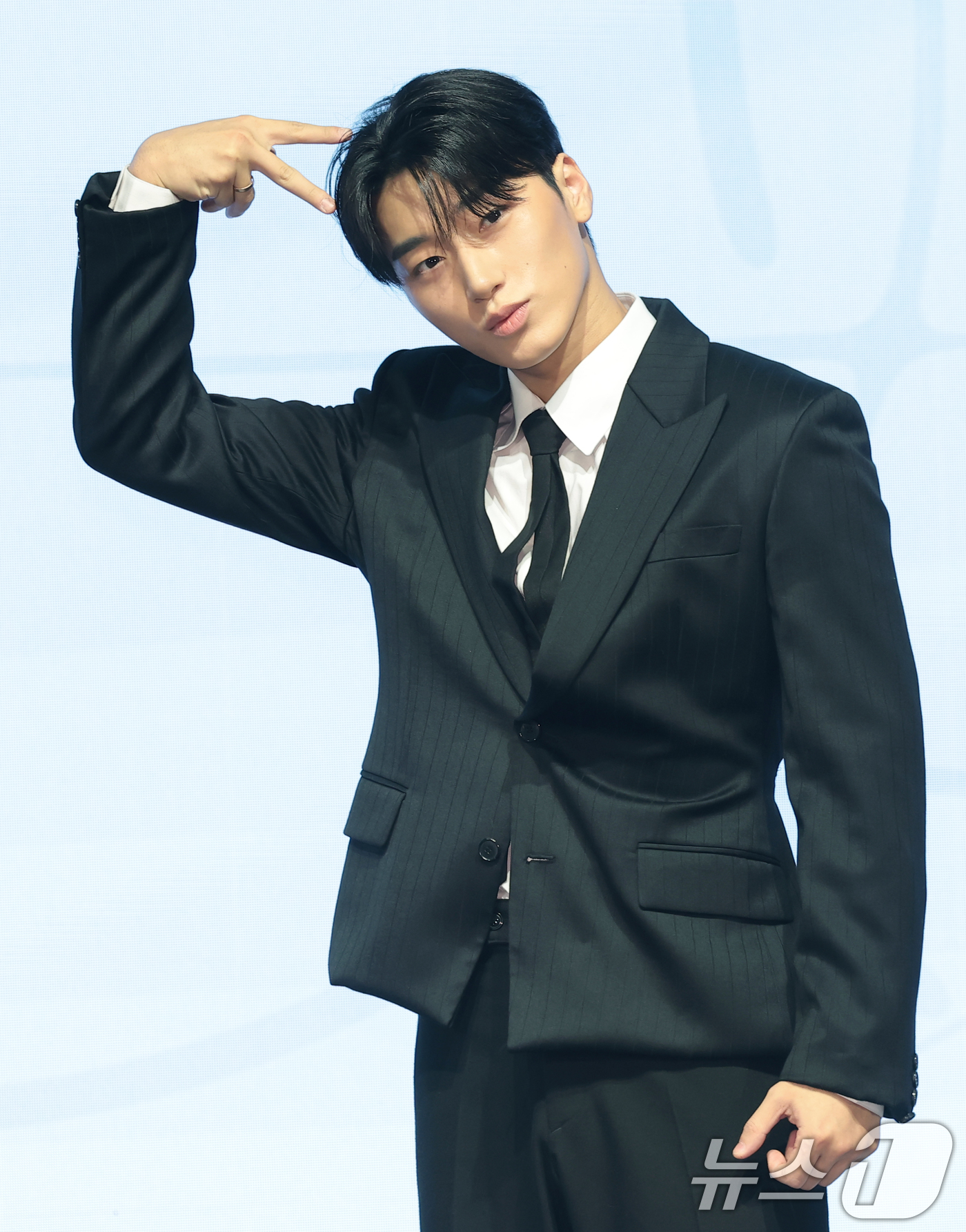 (서울=뉴스1) 권현진 기자 = 그룹 에이티즈(ATEEZ) 산이 5일 서울 영등포구 페어몬트 앰배서더 호털에서 가진 미니 13집 '골든 아워 : 파트 4 (GOLDEN HOUR : …