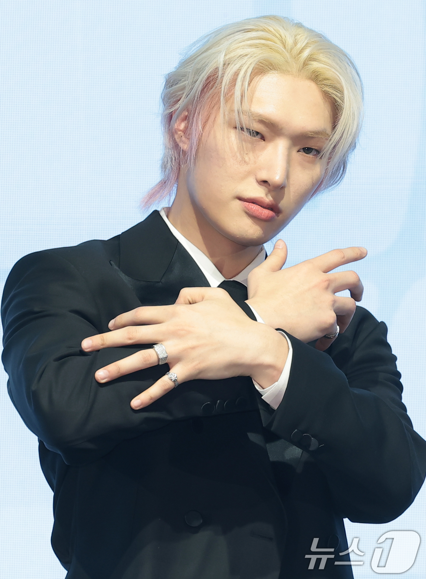 (서울=뉴스1) 권현진 기자 = 그룹 에이티즈(ATEEZ) 민기가 5일 서울 영등포구 페어몬트 앰배서더 호털에서 가진 미니 13집 '골든 아워 : 파트 4 (GOLDEN HOUR …