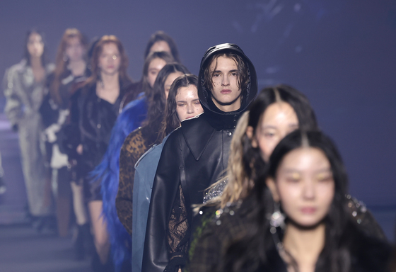 서울패션위크 2026 F/W '한나신' 컬렉션