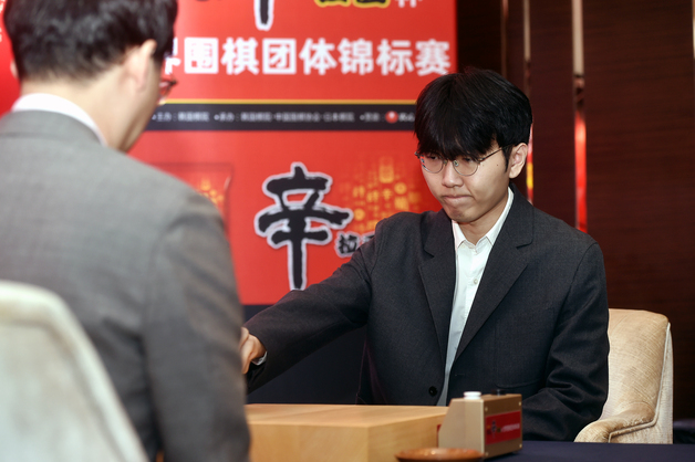 한국, '농심배 6연패' 1승 남았다…신진서 9단, 왕싱하오 9단 제압