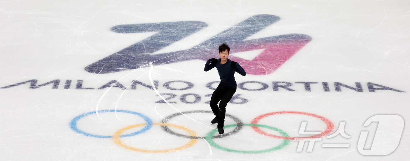 (밀라노=뉴스1) 김진환 기자 = 피겨 김현겸이 2026 밀라노·코르티나담페초 동계올림픽 개막을 하루 앞둔 5일(현지시간) 이탈리아 밀라노 아이스 스케이팅 아레나에서 훈련하고 있다 …