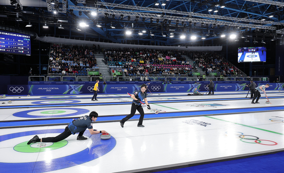 이탈리아 상대하는 김선영과 정영석