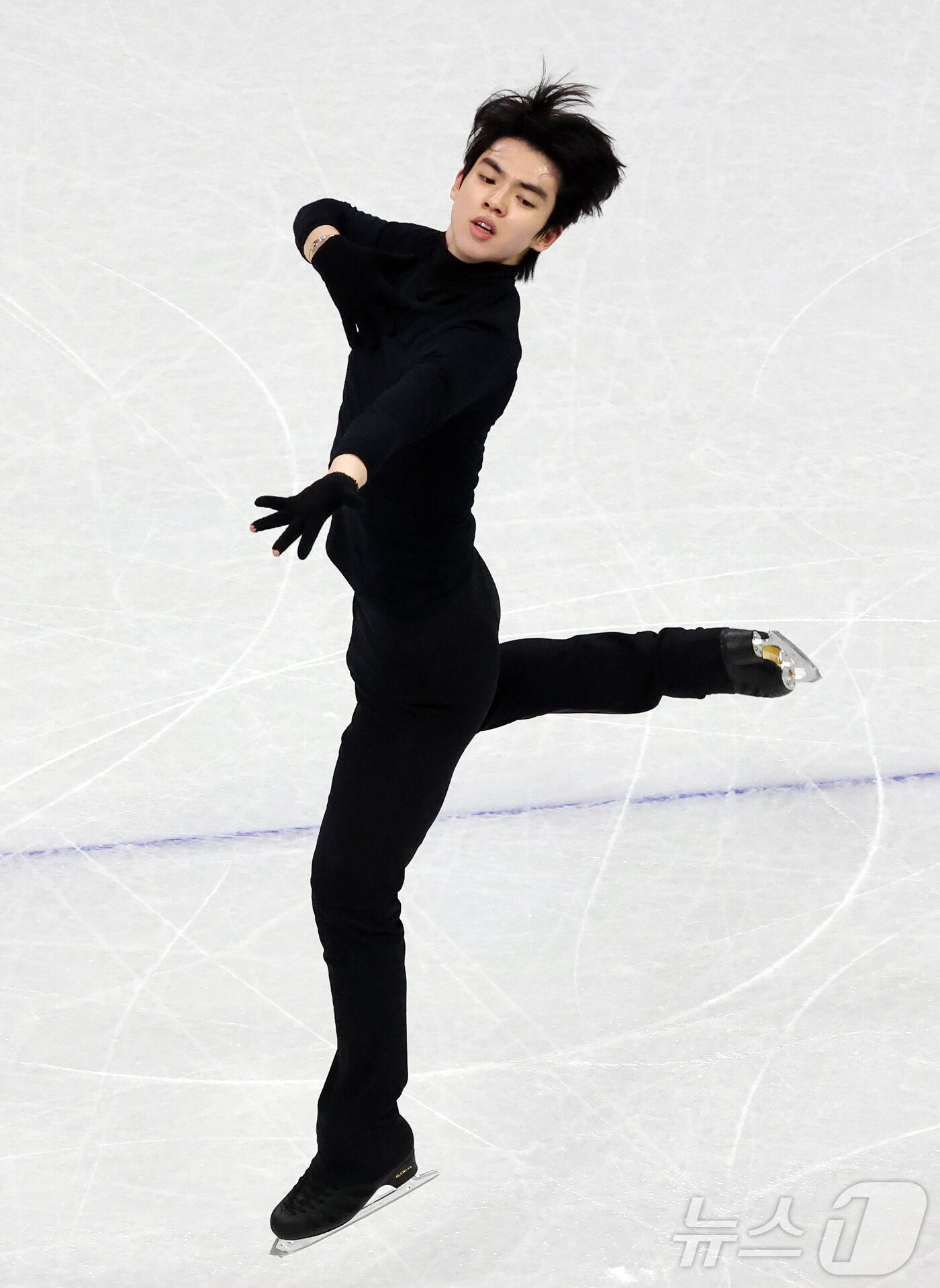 본문 이미지 - 피겨 차준환이 2026 밀라노·코르티나담페초 동계올림픽 개막을 하루 앞둔 5일(현지시간) 이탈리아 밀라노 아이스 스케이팅 아레나에서 훈련하고 있다. 2026.2.5/뉴스1 ⓒ News1 김진환 기자