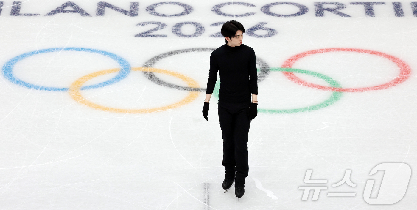 (밀라노=뉴스1) 김진환 기자 = 피겨 차준환이 2026 밀라노·코르티나담페초 동계올림픽 개막을 하루 앞둔 5일(현지시간) 이탈리아 밀라노 아이스 스케이팅 아레나에서 훈련하고 있다 …