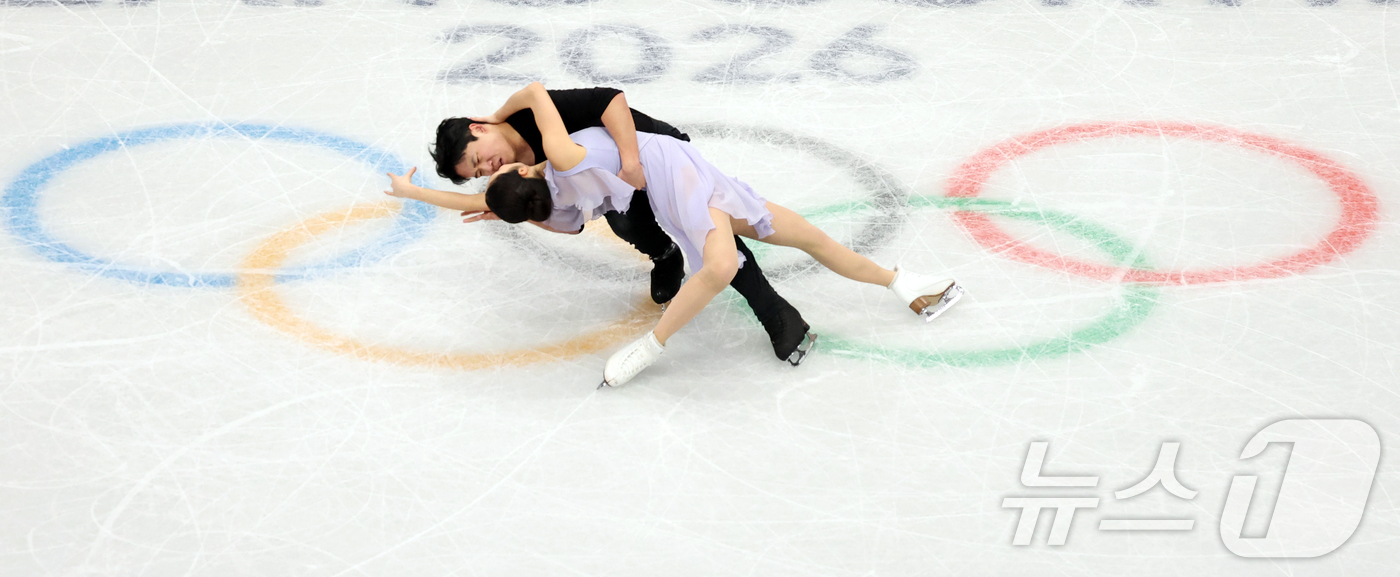 (밀라노=뉴스1) 김진환 기자 = 피겨 아이스댄스 임해나와 권예가 2026 밀라노·코르티나담페초 동계올림픽 개막을 하루 앞둔 5일(현지시간) 이탈리아 밀라노 아이스 스케이팅 아레나 …