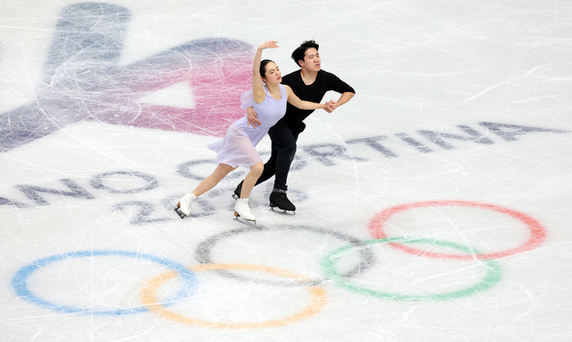 훈련하는 임해나·권예