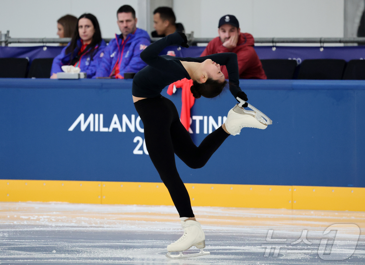 (밀라노=뉴스1) 김진환 기자 = 피겨 신지아가 2026 밀라노·코르티나담페초 동계올림픽 개막을 하루 앞둔 5일(현지시간) 이탈리아 밀라노 아이스 스케이팅 아레나에서 훈련하고 있다 …