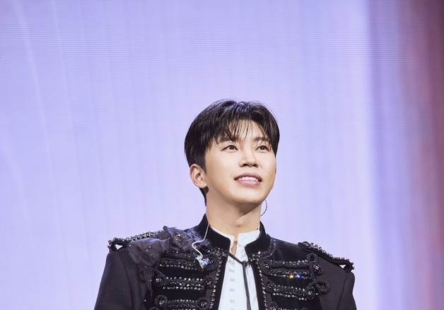 임영웅, 부산서 '아임 히어로' 피날레…3일간 하늘빛 축제